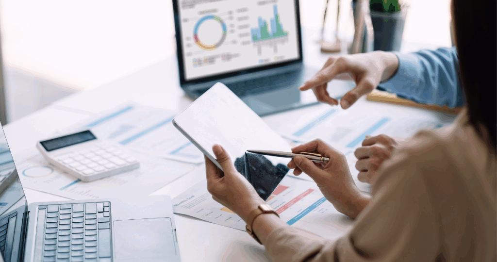 Business team statistics, analyzing, analytics, digital foot print